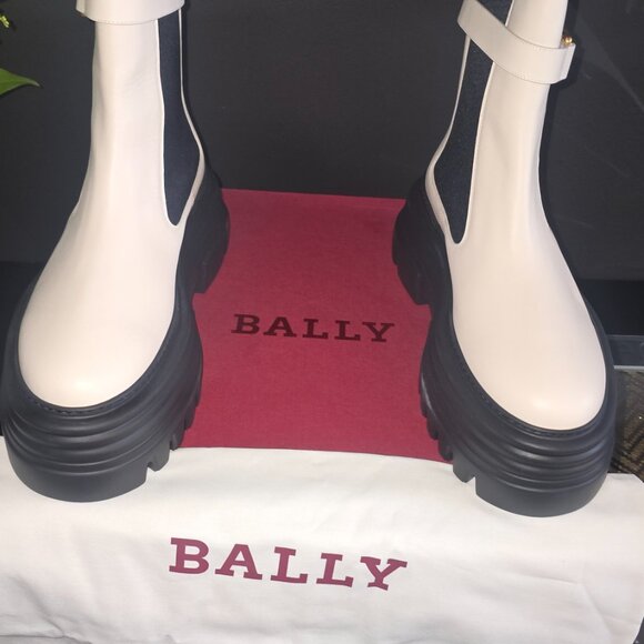 Bally Cream leather platform boots - Picture 2 of 4